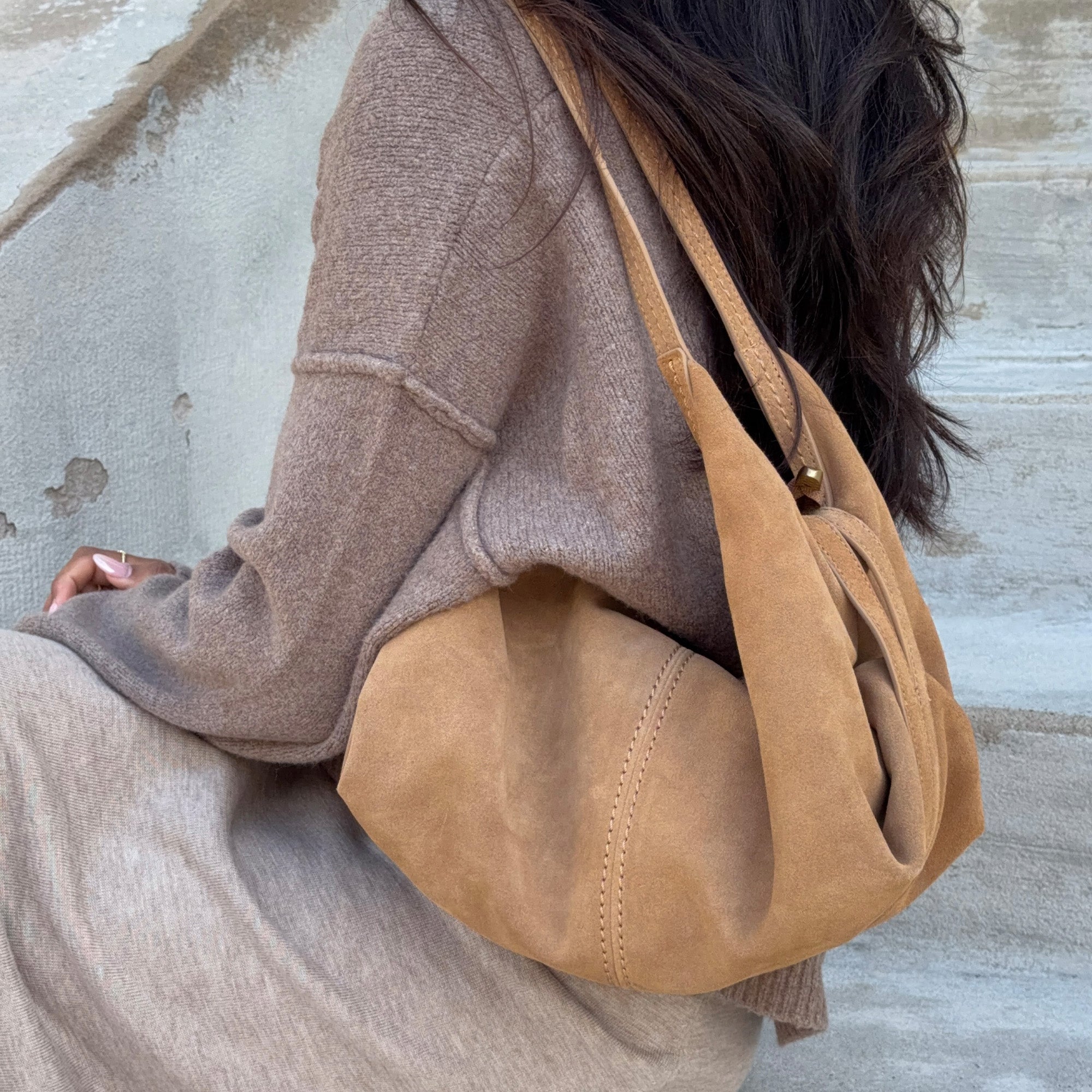 BILLY SHOULDER BAG CAMEL SUEDE - Image 4