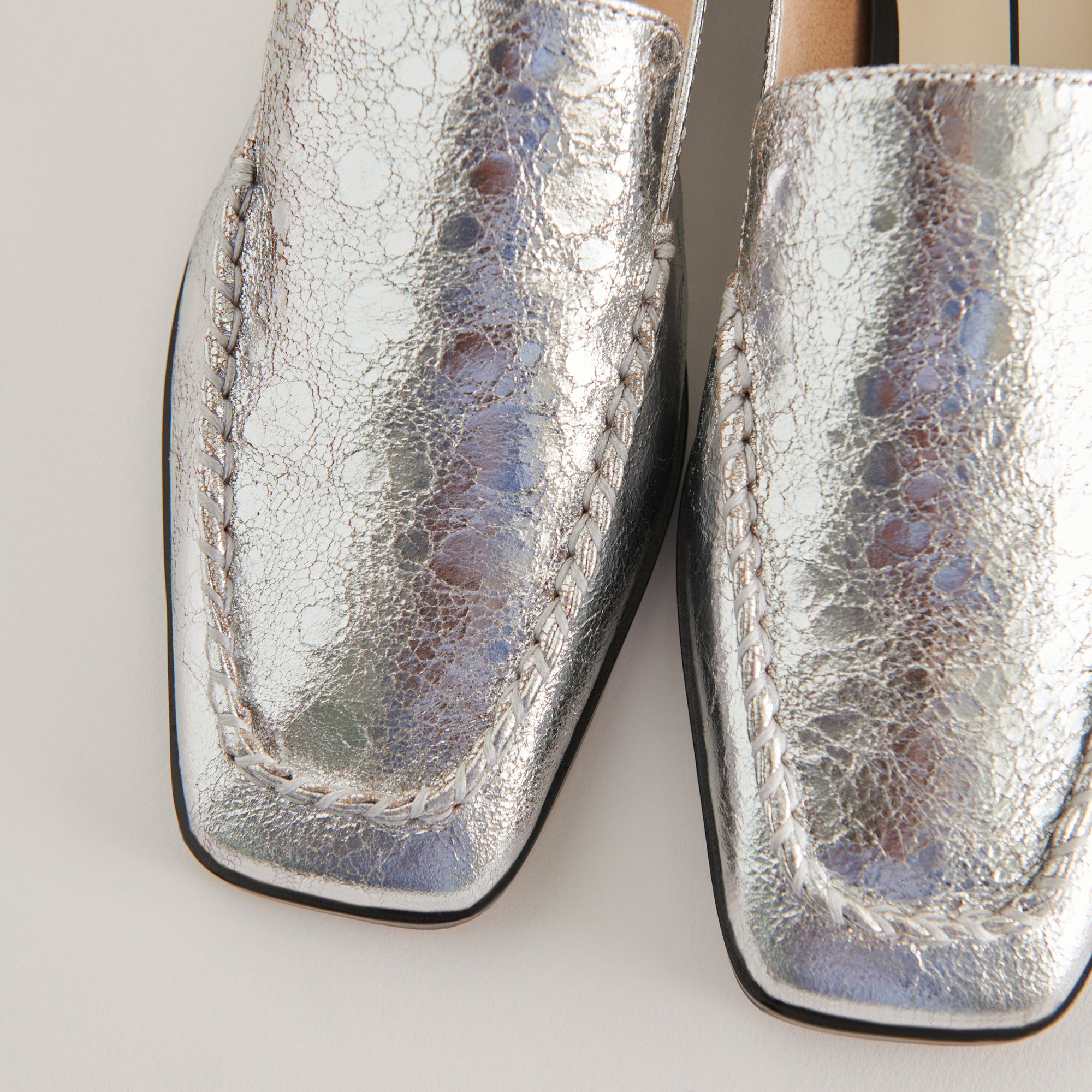 BENY FLATS SILVER DISTRESSED LEATHER - Image 7