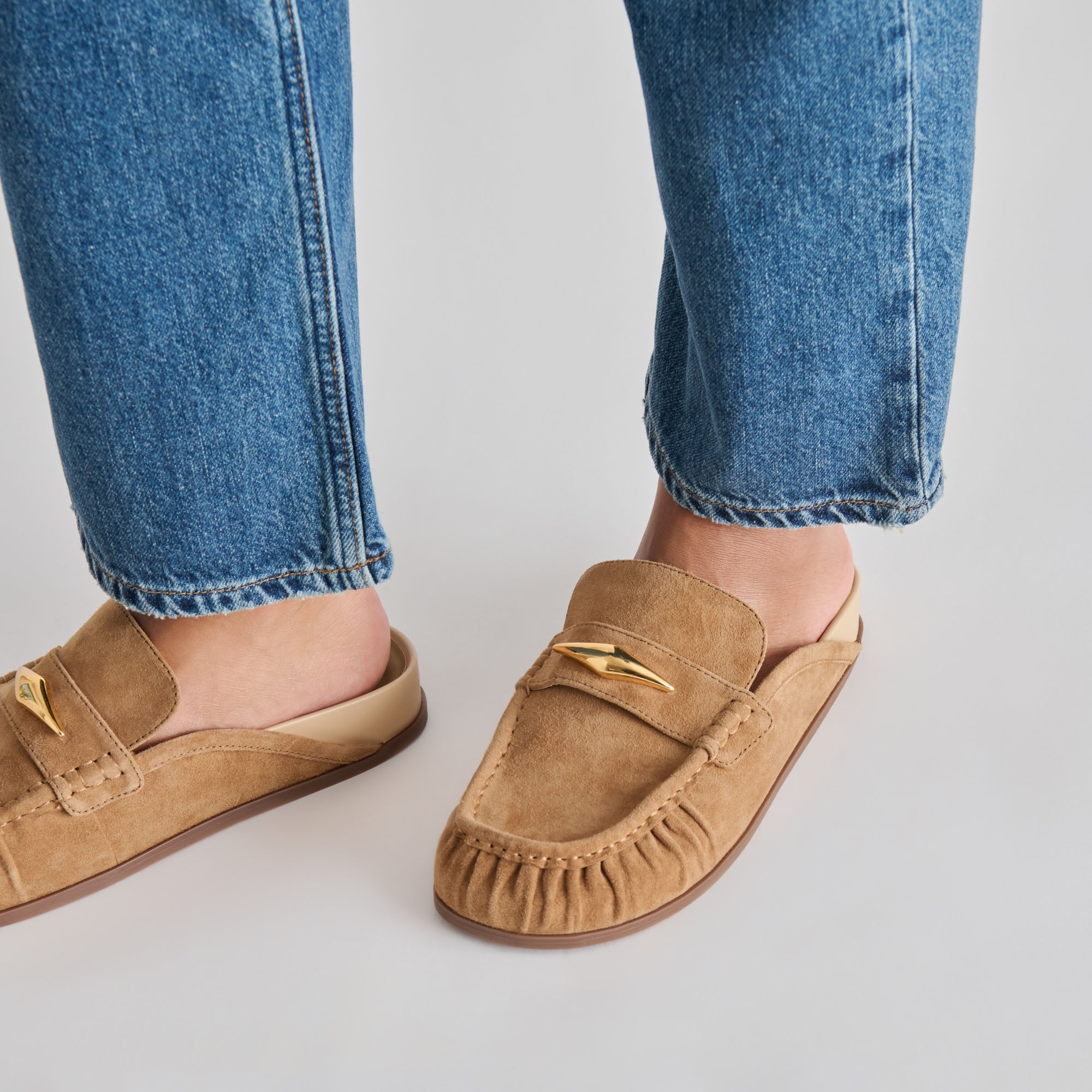 JODERO FLATS LT BROWN SUEDE - Image 2