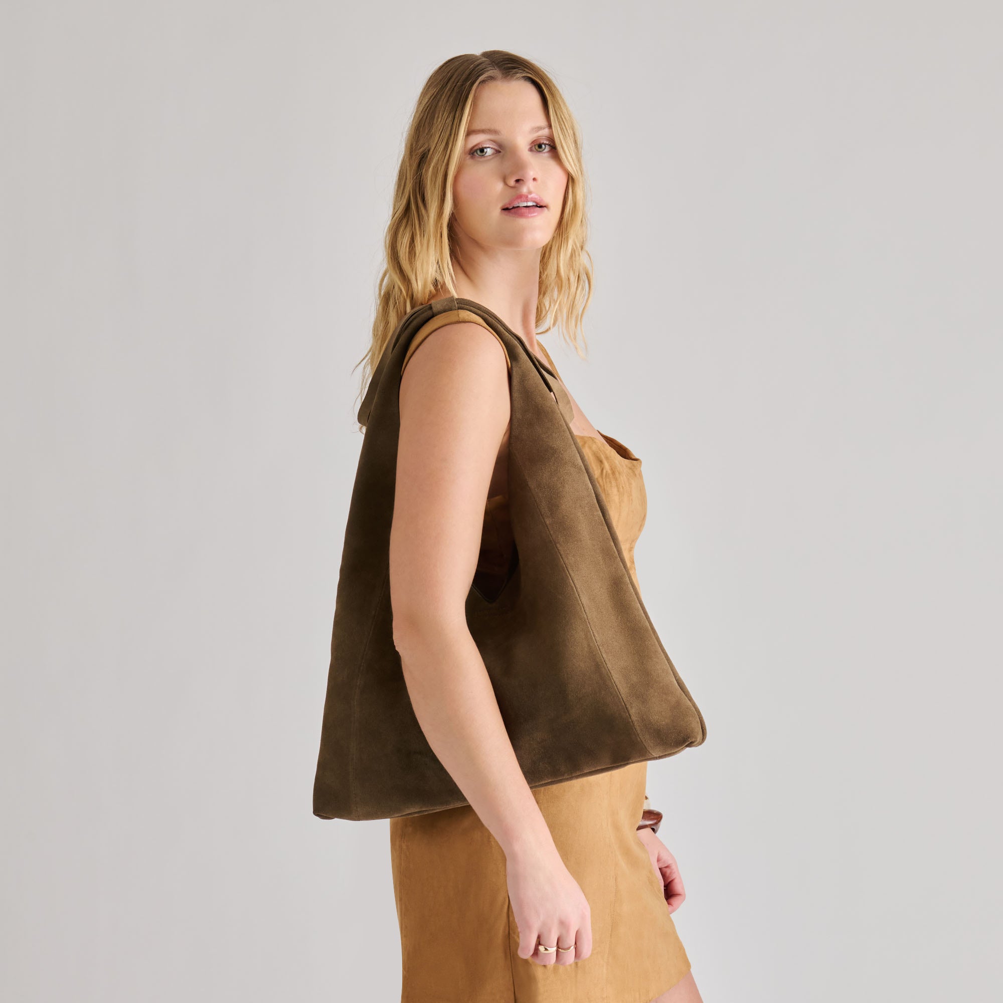 MARIE TOTE OLIVE SUEDE - Image 2